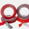 Cinta sin costuras de doble cara acrílica de película roja transparente de fuerte adhesión impermeable al por mayor para gancho de uñas para múltiples aplicaciones